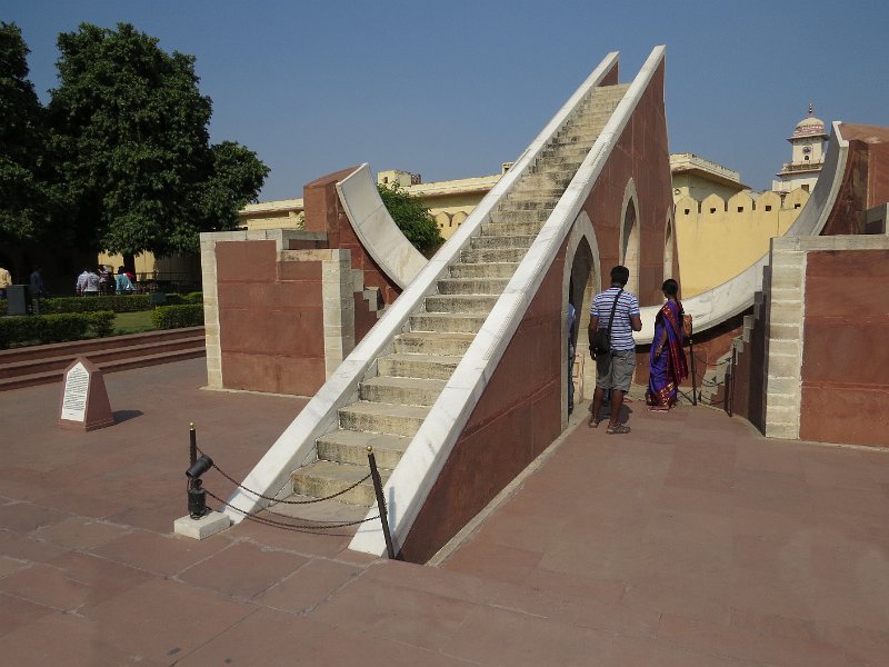 D10 (52) Jantar Mantar, Jaipur - The small Samrat Yantra.JPG - Jantar Mantar, Jaipur